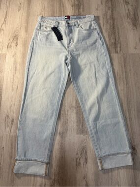 Tommy Hilfiger Light Wash High-Rise Straight Jeans